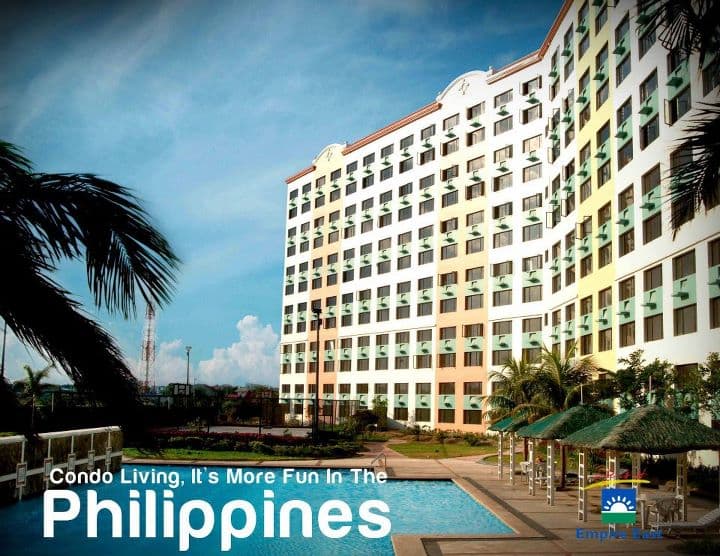 Resort-style condo with pool, clubhouse and parking
